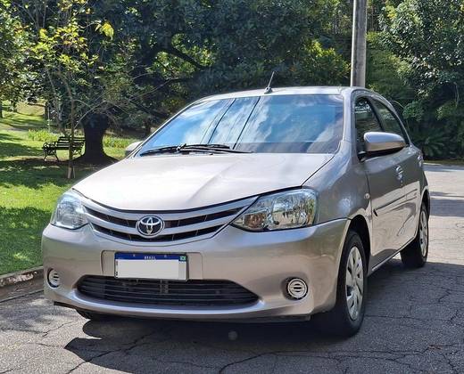 TOYOTA ETIOS 1.5 XS 16V FLEX 4P AUTOMÁTICO TOYOTA ETIOS 1.5 XS 16V FLEX 4P AUTOMÁTICO